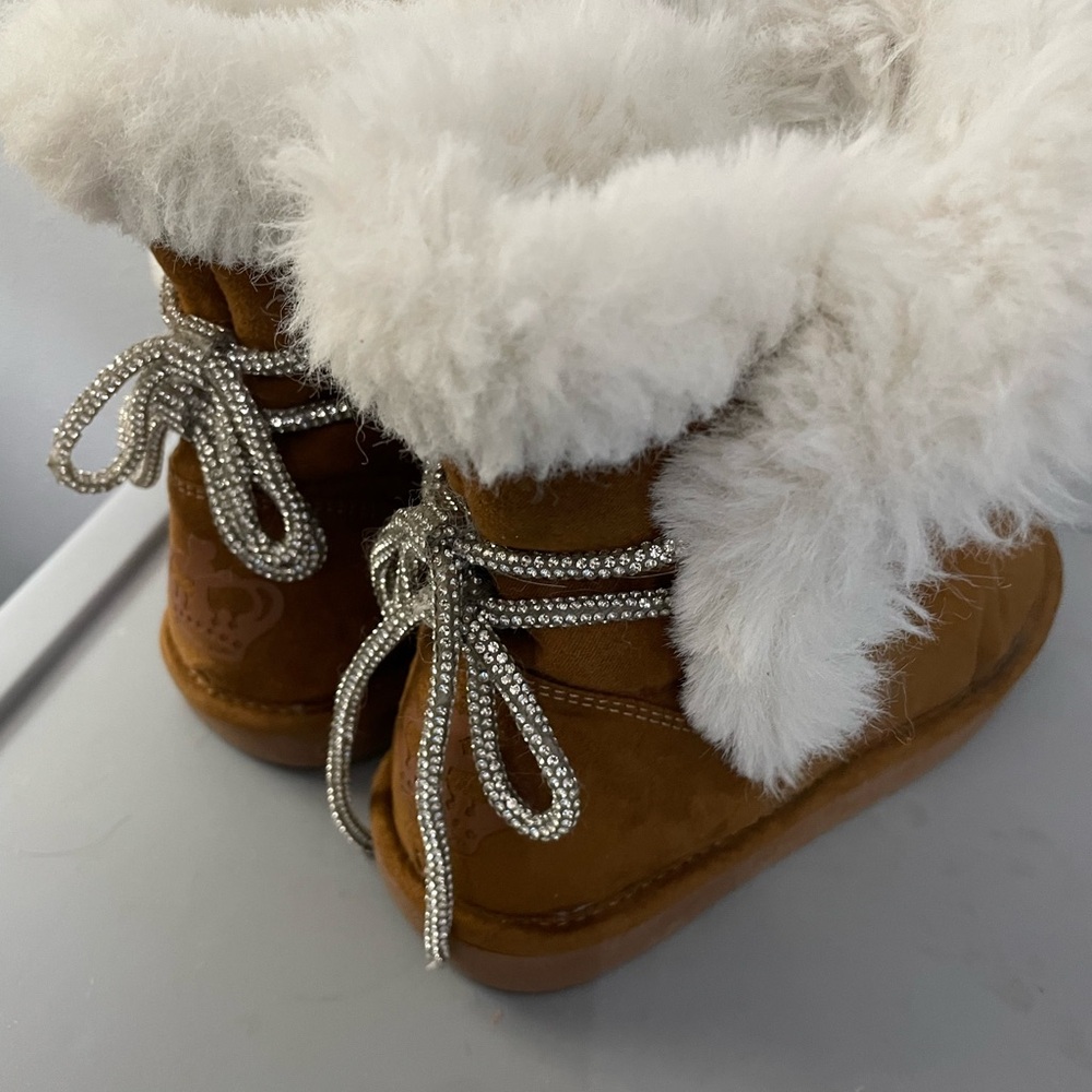 Juicy Couture Brown and Cream Girls Boots Size 12 1/2 - Picture 2 of 4